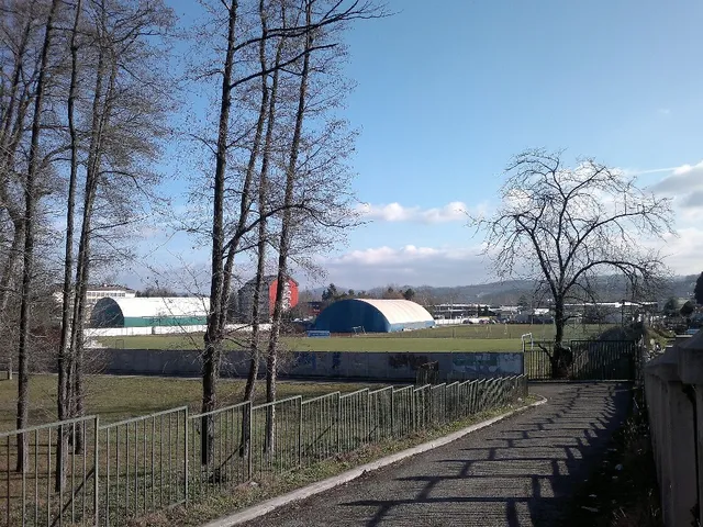 Nokia C7: фотографија по ведром дану