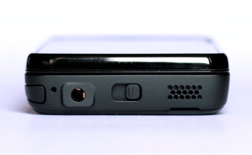Nokia N900: десна страна
