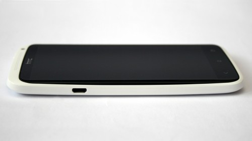 HTC One X S720P: лева страна